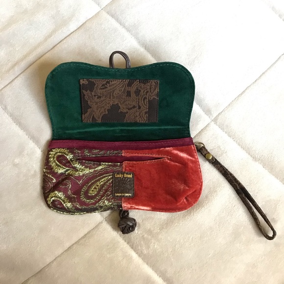 RARE LUCKY BRAND CLUTCH✨ - Picture 4 of 8